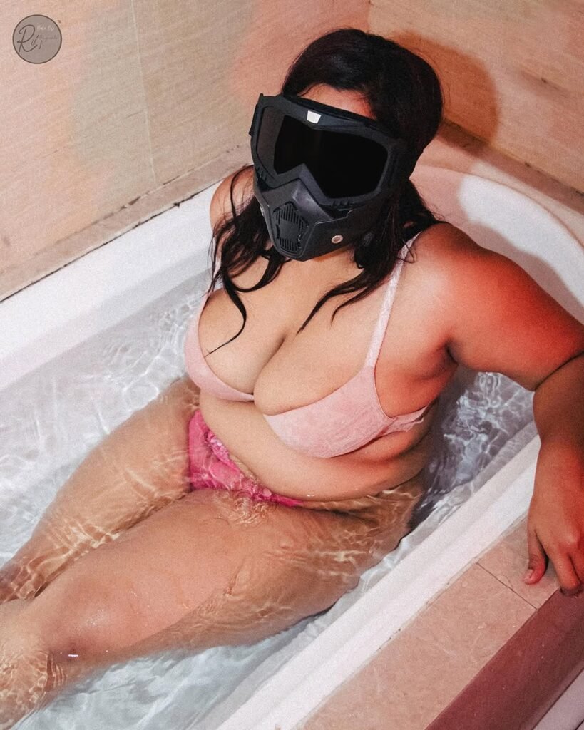 Sexy aunty Escorts